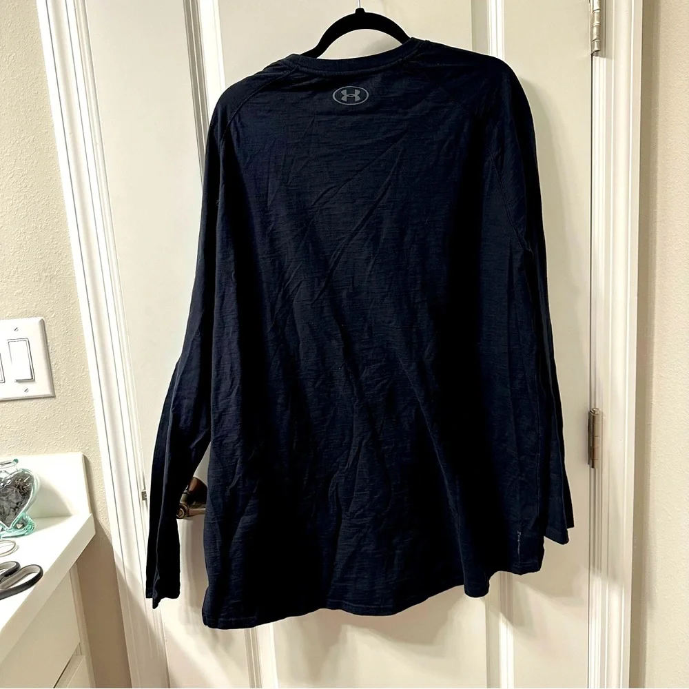 NWT UNDER ARMOUR L/S TOP XXL - Picture 2 of 3